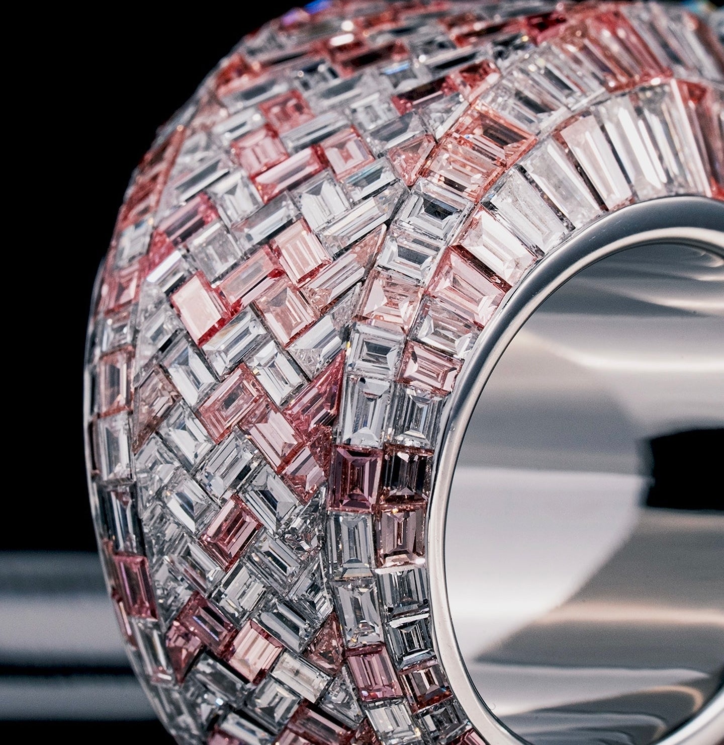 Invisible-Set Baguette Diamond Ring – Full Baguette Mosaic Luxury Design